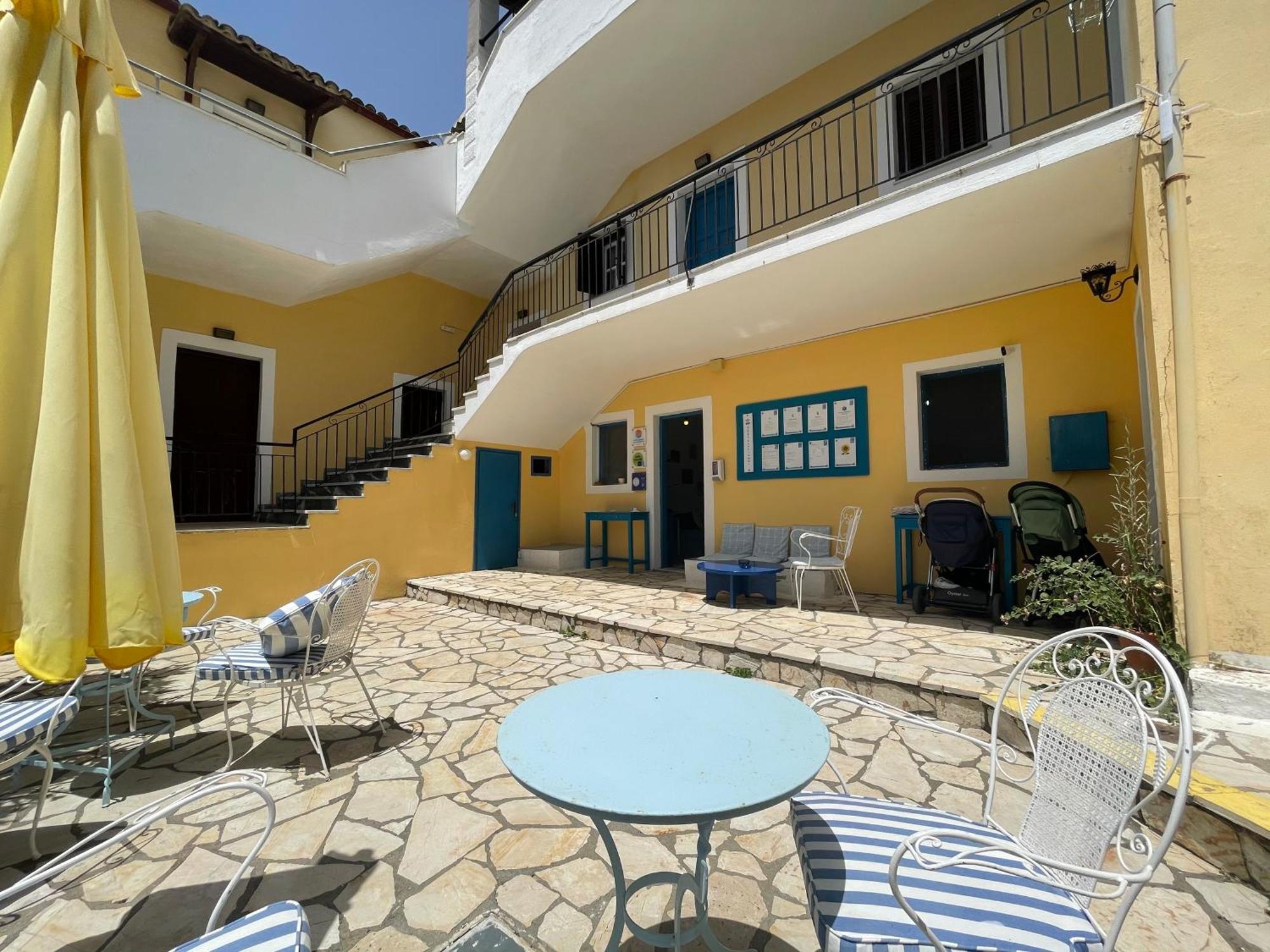 Sunflower Apartments & Studios Kassiopi Exterior foto