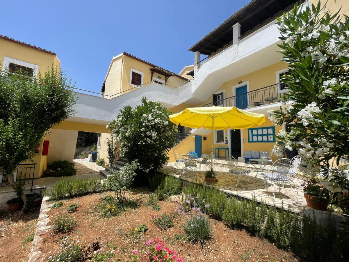 Sunflower Apartments & Studios Kassiopi Exterior foto